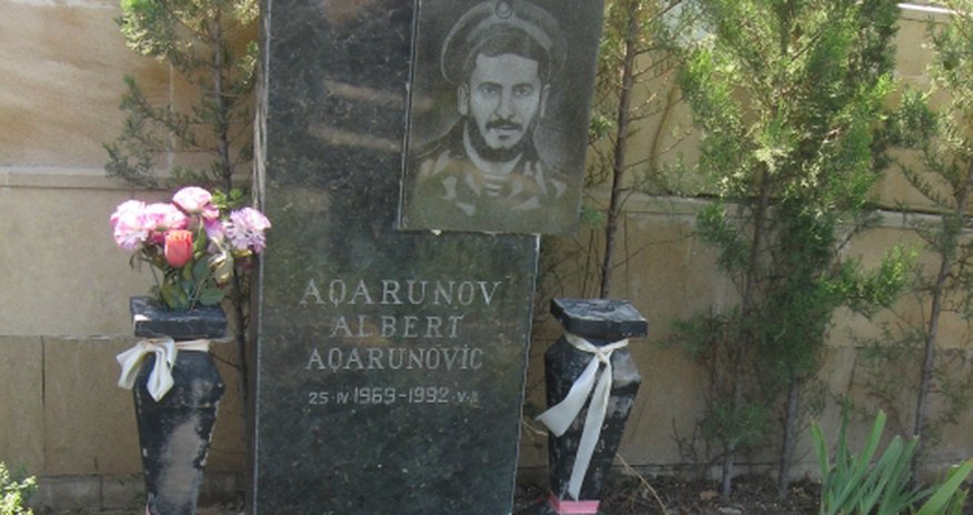 Авигдор Либерман у могилы еврея-героя Азербайджана Авигдор Либерман у могилы еврея-героя Азербайджана
