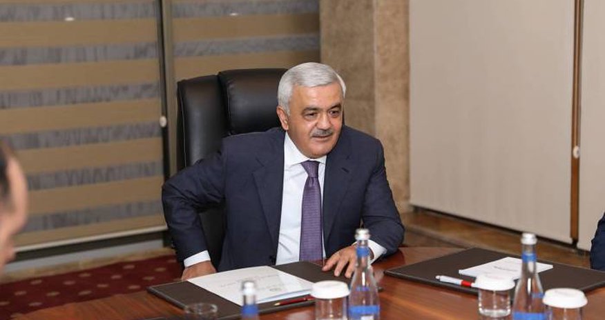 Rövnəq Abdullayev cüdoçularla görüşüb Rövnəq Abdullayev cüdoçularla görüşüb