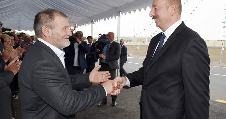 Prezident Mübarizin atası ilə görüşdü - "O bilirdi ki, ölümə gedir..." Prezident Mübarizin atası ilə görüşdü - "O bilirdi ki, ölümə gedir..."