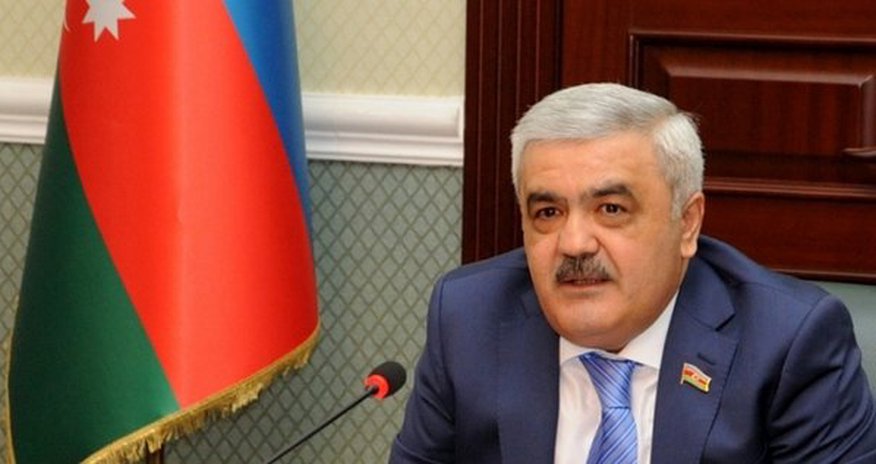 Rövnəq Abdullayev ucuz yanacaqdan danışdı Rövnəq Abdullayev ucuz yanacaqdan danışdı