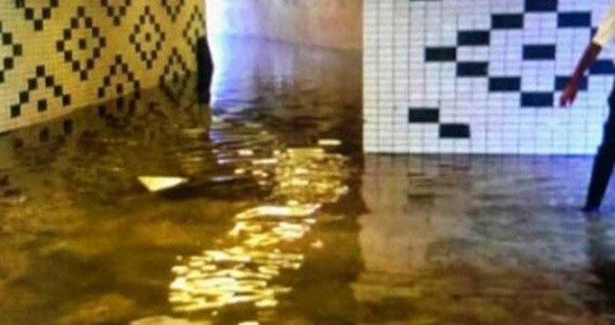 Bakı metrosunu su basdı - VİDEO Bakı metrosunu su basdı - VİDEO