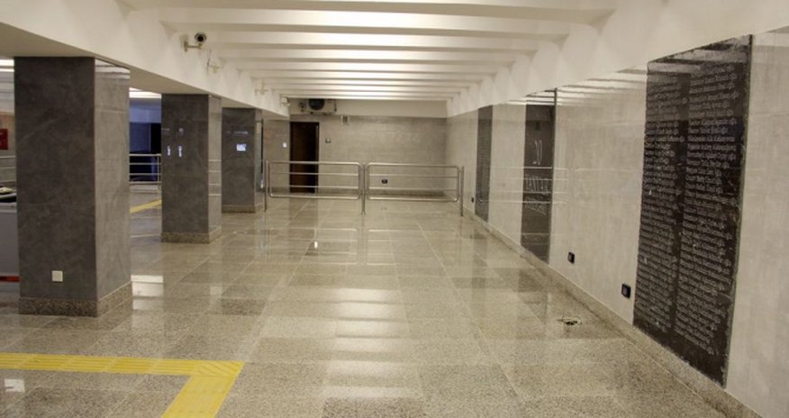 Metronun "20 Yanvar" stansiyasında keçid bağlandı Metronun "20 Yanvar" stansiyasında keçid bağlandı