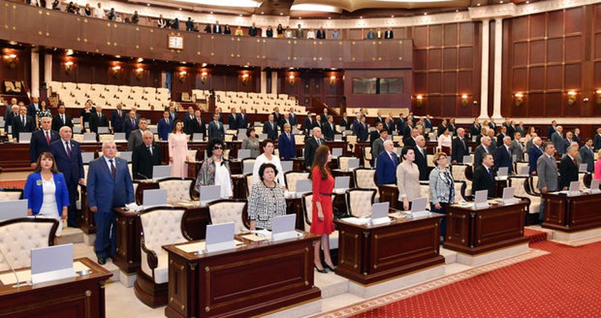Parlamentarilər iki iclasda 54 məsələyə baxacaq Parlamentarilər iki iclasda 54 məsələyə baxacaq