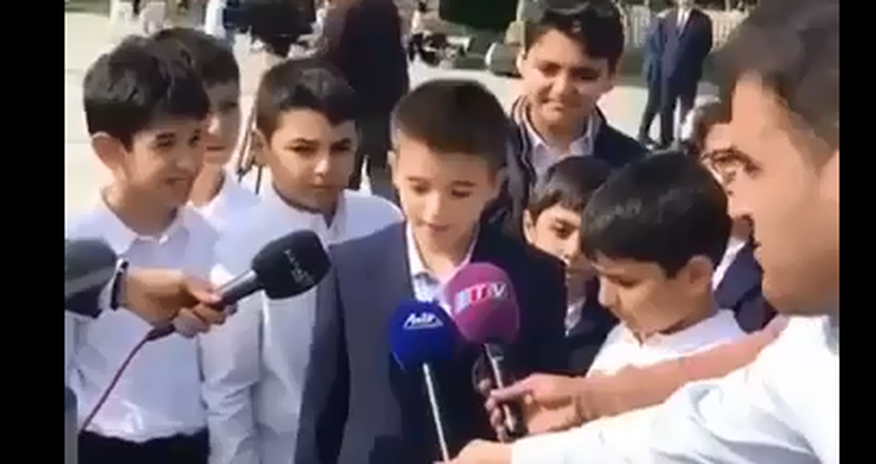 İlham Əliyevin nəvəsi telekanallara müsahibə verdi - VİDEO İlham Əliyevin nəvəsi telekanallara müsahibə verdi - VİDEO
