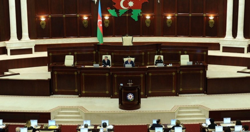 Milli Məclisin ən çox maaş alan deputatları - Kim nə qədər alır? - SİYAHI Milli Məclisin ən çox maaş alan deputatları - Kim nə qədər alır? - SİYAHI