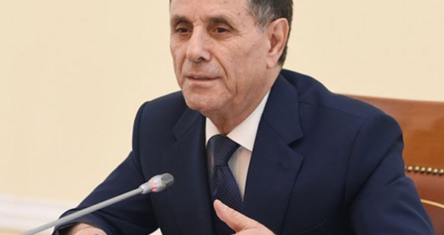 Новруз Мамедов уволил трех высокопоставленных чиновников Новруз Мамедов уволил трех высокопоставленных чиновников