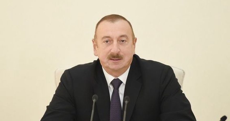 İlham Əliyev: Bizim dilimizə lüzumsuz xarici kəlmələr lazım deyil İlham Əliyev: Bizim dilimizə lüzumsuz xarici kəlmələr lazım deyil