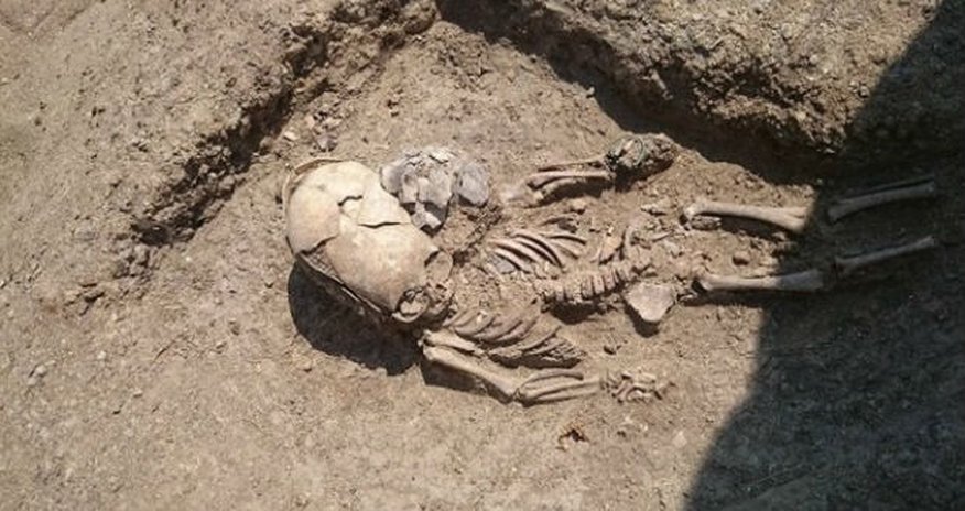 Krımda yadplanetlilerin skeleti tapıldı - FOTO Krımda yadplanetlilerin skeleti tapıldı - FOTO