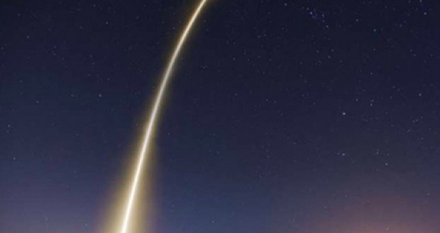 В космосе заметили гигантский фонтан В космосе заметили гигантский фонтан