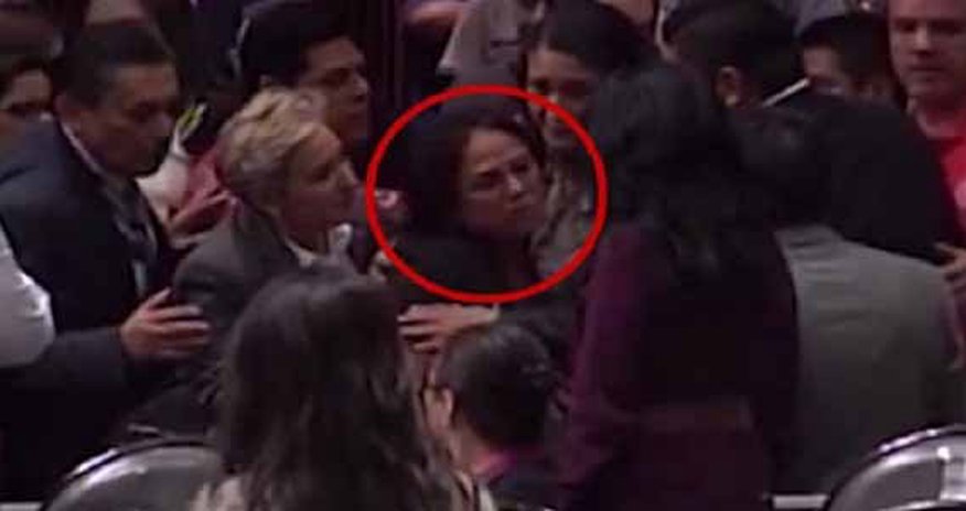 Deputat parlamentdə qızının ölüm xəbərini eşitdi - FOTO Deputat parlamentdə qızının ölüm xəbərini eşitdi - FOTO