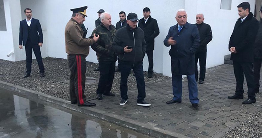 Kəmaləddin Heydərovla Baba Rzayev yanğın olan stansiyada - Foto Kəmaləddin Heydərovla Baba Rzayev yanğın olan stansiyada - Foto