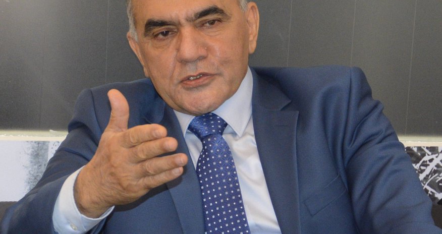 Sabiq nazir Yavər Camalovun məzarından görüntülər - VİDEO Sabiq nazir Yavər Camalovun məzarından görüntülər - VİDEO