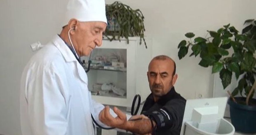 Azərbaycanda cəmi bir həkimi olan xəstəxana - VİDEO Azərbaycanda cəmi bir həkimi olan xəstəxana - VİDEO