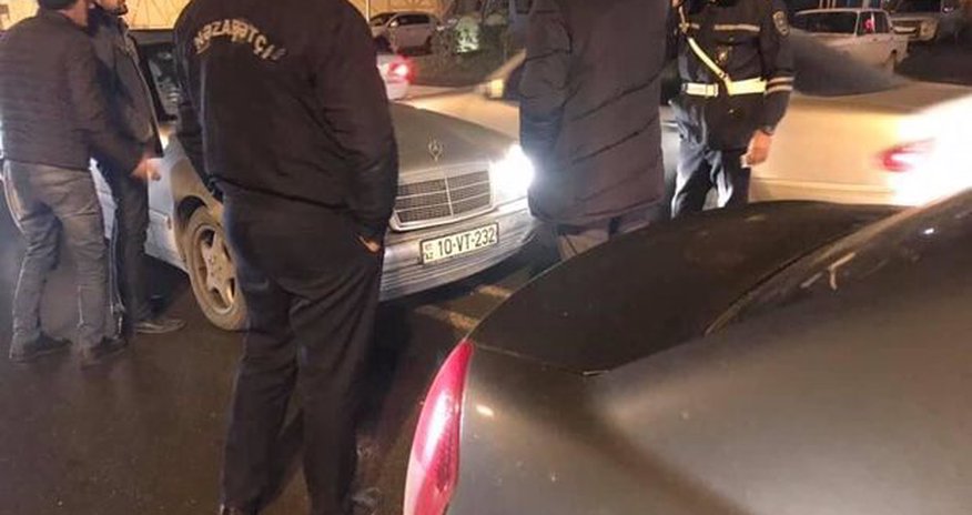 “Mercedes” Bakıda qəza törətdi - FOTO “Mercedes” Bakıda qəza törətdi - FOTO