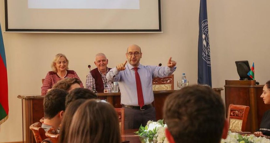 Представитель АБР поделился своим опытом с участниками "UNEC Business English Conversation Club" Представитель АБР поделился своим опытом с участниками "UNEC Business English Conversation Club"