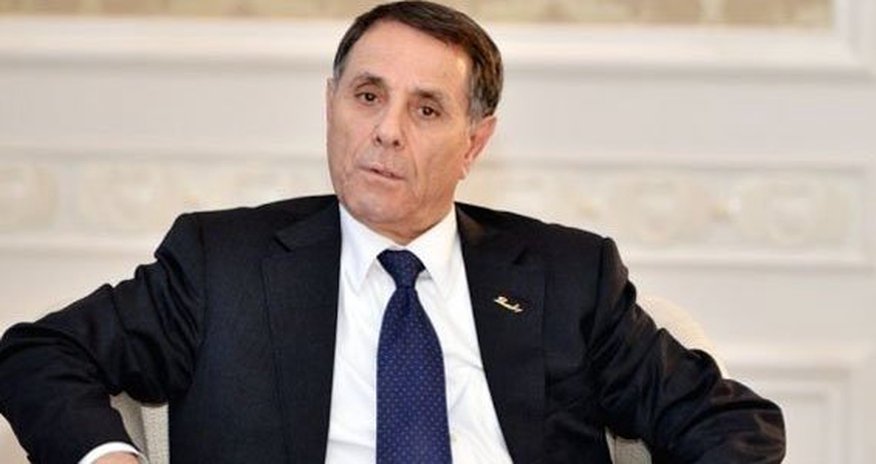 Baş nazir aparat rəhbərini işdən çıxartdı Baş nazir aparat rəhbərini işdən çıxartdı