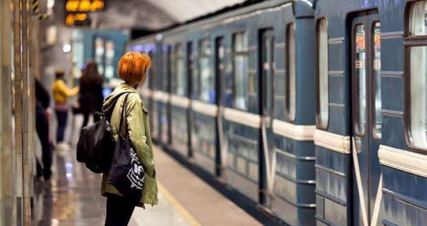 Nizami metrosu yaxınlığında qanlı olay - FOTO Nizami metrosu yaxınlığında qanlı olay - FOTO