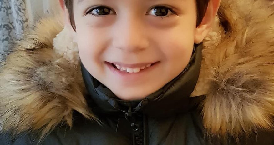 Azərbaycanlı məşhurun oğlu qətlə yetirilən atasının səccadəsində namaz qıldı - FOTO Azərbaycanlı məşhurun oğlu qətlə yetirilən atasının səccadəsində namaz qıldı - FOTO