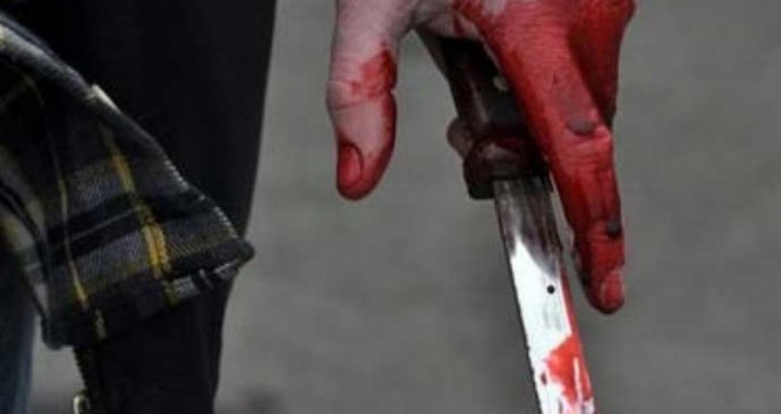 Azərbaycanda məktəbin qarşısında qanlı hadisə: Şagirdlər bir-birini bıçaqladı Azərbaycanda məktəbin qarşısında qanlı hadisə: Şagirdlər bir-birini bıçaqladı