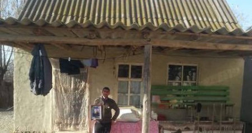 Aprel döyüşçünün atası: "Zərdab rayon icra başçısı oğlumun Şəhidlik statusunu alacağını deyir" Aprel döyüşçünün atası: "Zərdab rayon icra başçısı oğlumun Şəhidlik statusunu alacağını deyir"