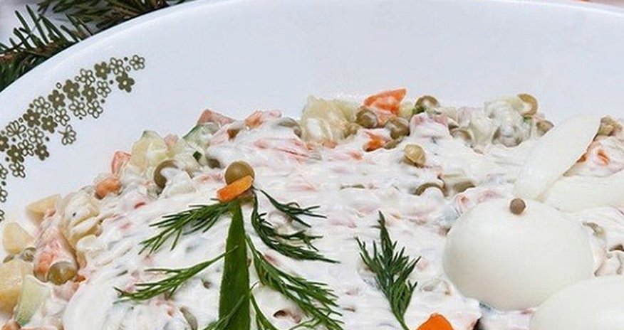 Yeni ildən qalma salatları sonrakı günlər yemək təhlükəlidir - Azərbaycanlı həkimlərdən xəbərdarlıq Yeni ildən qalma salatları sonrakı günlər yemək təhlükəlidir - Azərbaycanlı həkimlərdən xəbərdarlıq