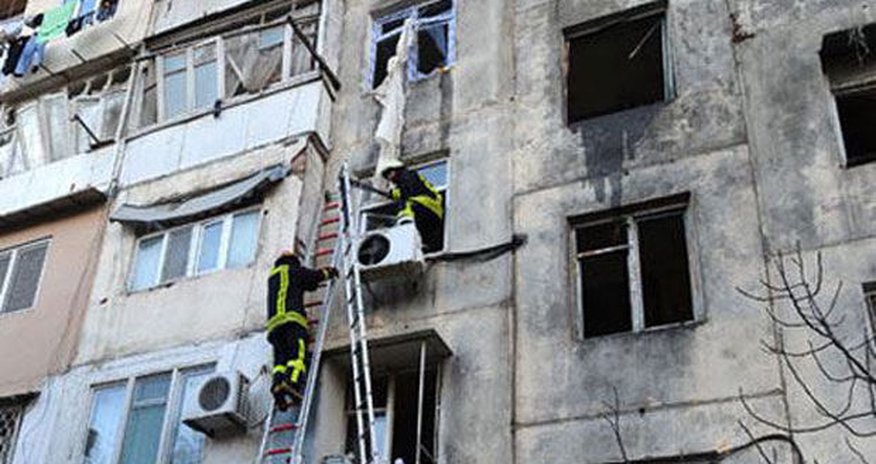 Bakıda binada güclü partlayış: ölənlər var Bakıda binada güclü partlayış: ölənlər var