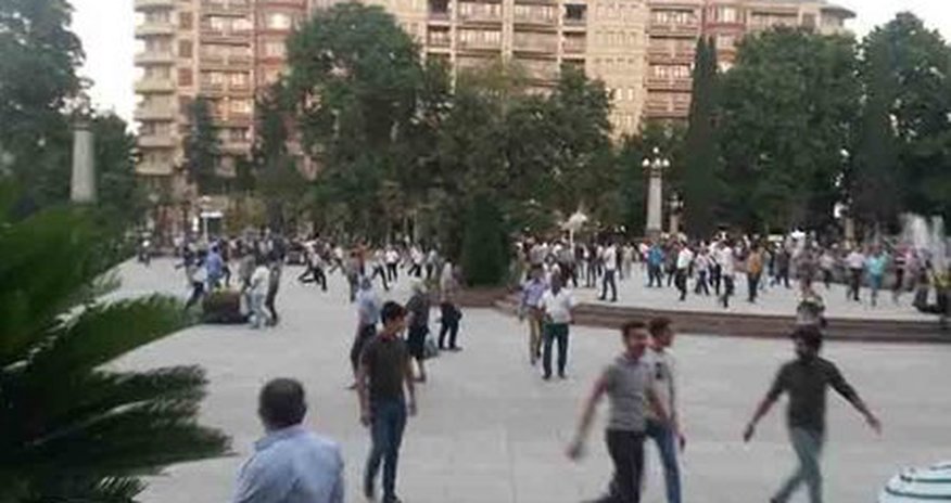 Gəncə hadisələrinə görə tutulan iki nəfərin həbs müddəti uzadıldı Gəncə hadisələrinə görə tutulan iki nəfərin həbs müddəti uzadıldı