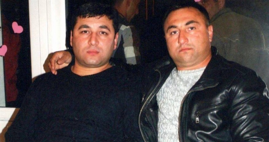 Bir ailəni alovlanan avtomobildən xilas edən azərbaycanlı qardaşlar təltif olundular - FOTO Bir ailəni alovlanan avtomobildən xilas edən azərbaycanlı qardaşlar təltif olundular - FOTO