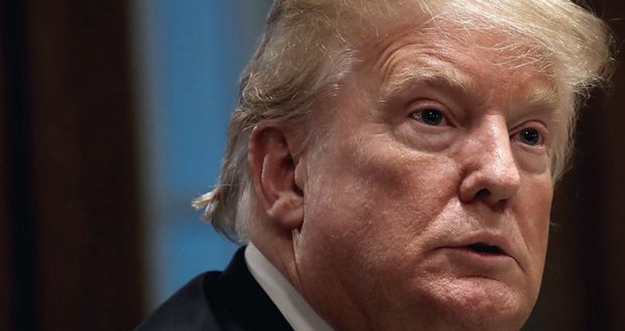 Трамп: Может, сотрудникам разведки стоит вернуться в школу Трамп: Может, сотрудникам разведки стоит вернуться в школу