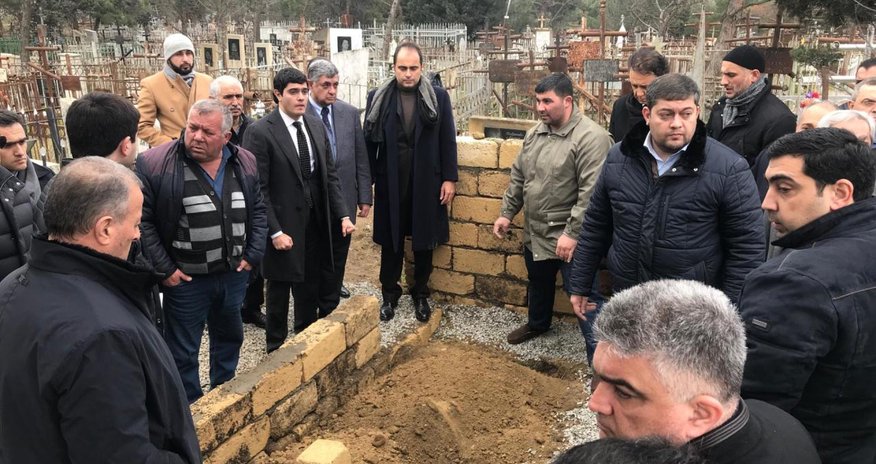 Vəfat edən yüksək vəzifəli şəxsin dəfn mərasimi keçirildi - FOTO Vəfat edən yüksək vəzifəli şəxsin dəfn mərasimi keçirildi - FOTO