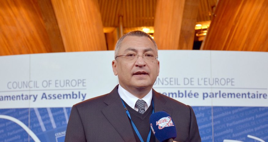 “Qaçqınkom” sədrinin 180 minlik avtomobil almasına vətəndaşlar nə deyir? – VİDEOSORĞU “Qaçqınkom” sədrinin 180 minlik avtomobil almasına vətəndaşlar nə deyir? – VİDEOSORĞU