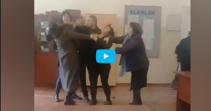 Azərbaycanda məktəbdə biabırçılıq: Direktorla valideyn saçyolduya çıxdı – VİDEO Azərbaycanda məktəbdə biabırçılıq: Direktorla valideyn saçyolduya çıxdı – VİDEO