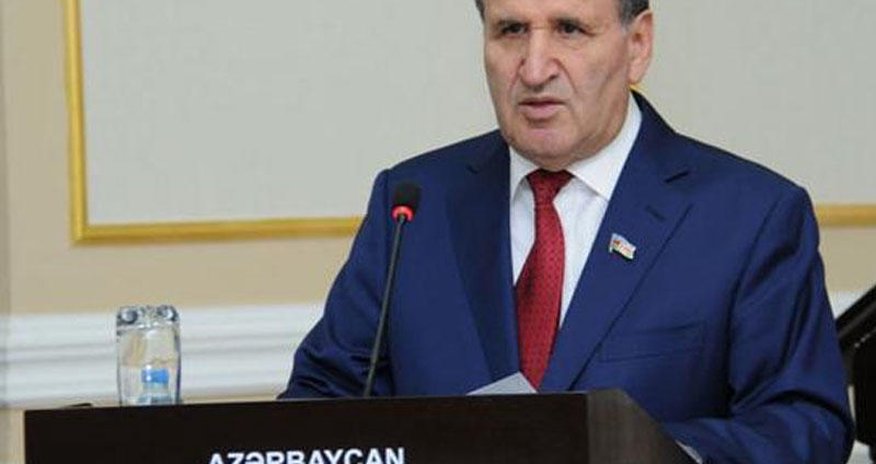 "Akademiyada bəziləri işə gəlmir, soruşanda da deyir ki, kitabxanada idim" "Akademiyada bəziləri işə gəlmir, soruşanda da deyir ki, kitabxanada idim"