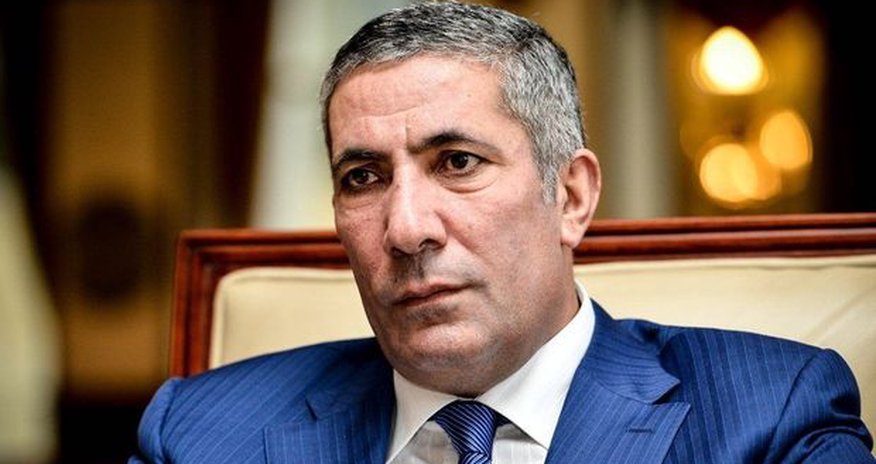 Siyavuş Novruzov: İmkanlı adamlar siyasi partiya alır, ortaya çıxarmaq üçün məqam gözləyir Siyavuş Novruzov: İmkanlı adamlar siyasi partiya alır, ortaya çıxarmaq üçün məqam gözləyir