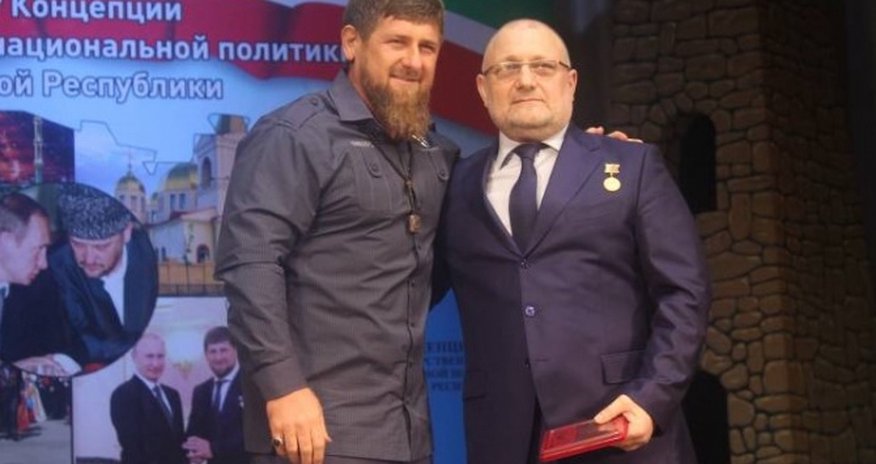 Официальные лица Чечни прокомментировали драку чеченцев и азербайджанцев в Москве Официальные лица Чечни прокомментировали драку чеченцев и азербайджанцев в Москве
