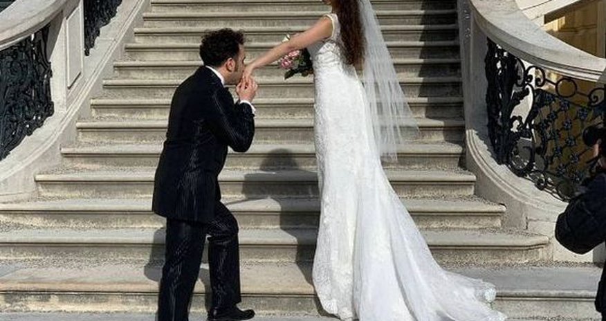 Azərbaycanlı bəstəkar əcnəbi müğənni ilə evləndi - FOTO Azərbaycanlı bəstəkar əcnəbi müğənni ilə evləndi - FOTO