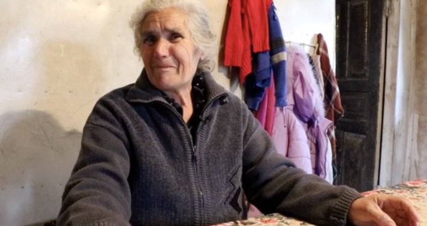 "Bu gecə ölsəm, sabah bu uşağa heç yerdən kömək yoxdur" - Nənə pensiyasına sığınmış ailə "Bu gecə ölsəm, sabah bu uşağa heç yerdən kömək yoxdur" - Nənə pensiyasına sığınmış ailə