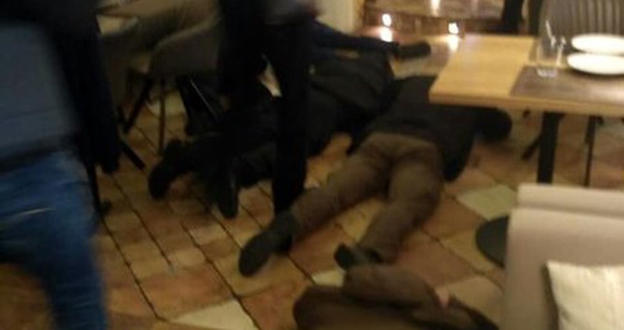 Kiyevdə restorana polis basqını - "Vor zakon"lar saxlanıldı Kiyevdə restorana polis basqını - "Vor zakon"lar saxlanıldı
