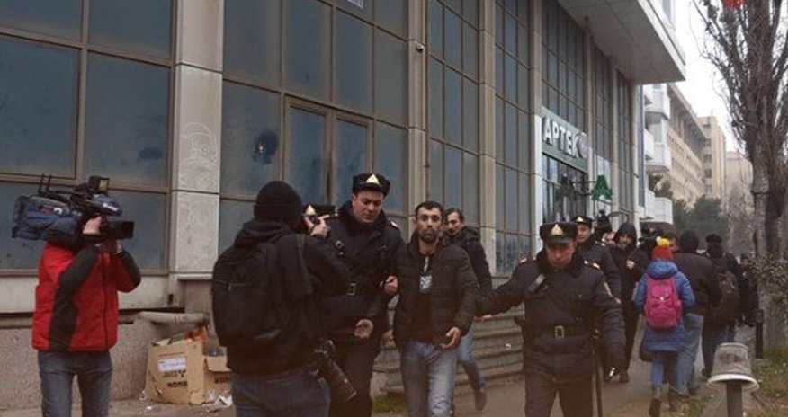 Yanğın olan binadan oğurluq edən şəxs tutuldu Yanğın olan binadan oğurluq edən şəxs tutuldu