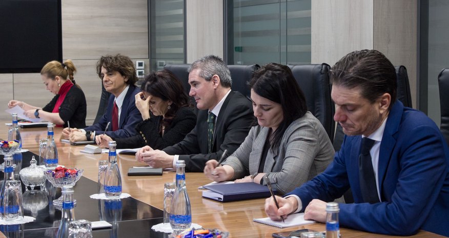 Energetika naziri ATƏT PA yanında İtaliya nümayəndə heyətinin sədri ilə görüşüb Energetika naziri ATƏT PA yanında İtaliya nümayəndə heyətinin sədri ilə görüşüb