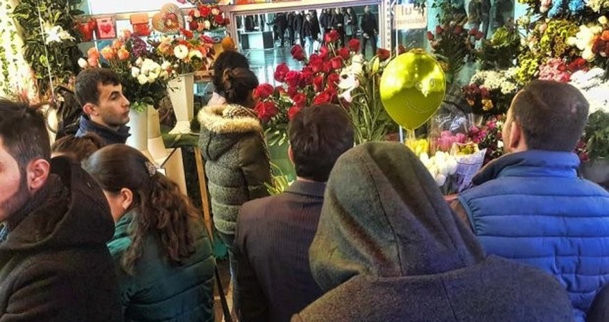 Ажиотаж в цветочных магазинах Баку - ЦЕНЫ Ажиотаж в цветочных магазинах Баку - ЦЕНЫ