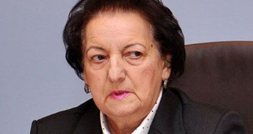 Elmira Süleymanova xaricə getdi - səhhətindəki problemə görə... Elmira Süleymanova xaricə getdi - səhhətindəki problemə görə...