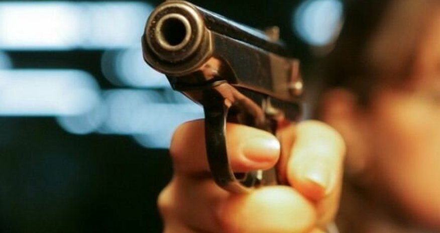Azərbaycanlı Rusiyada qız üstündə adam güllələdi Azərbaycanlı Rusiyada qız üstündə adam güllələdi