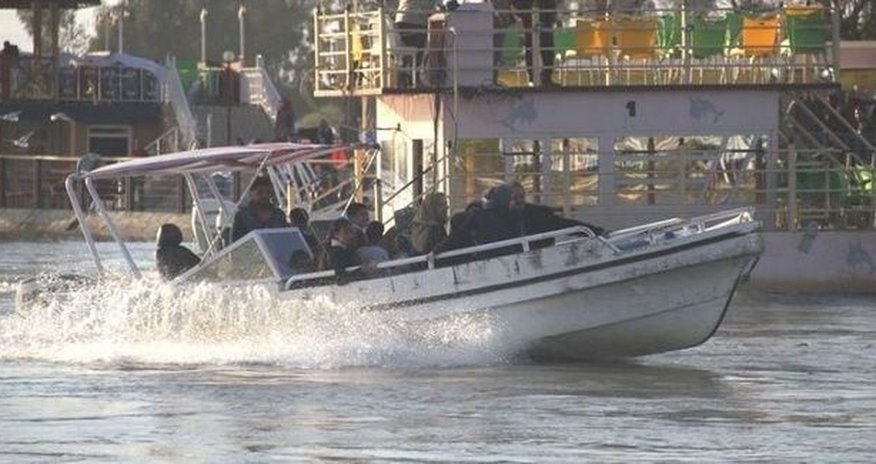 Момент крушения парома в Ираке попал на видео Момент крушения парома в Ираке попал на видео