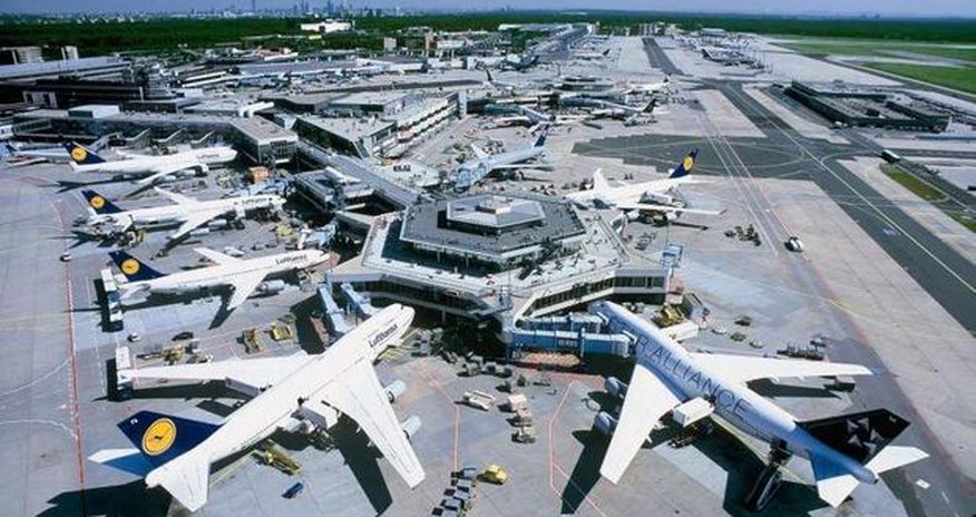 Во Франкфурте-на-Майне отменено более 50 рейсов Во Франкфурте-на-Майне отменено более 50 рейсов