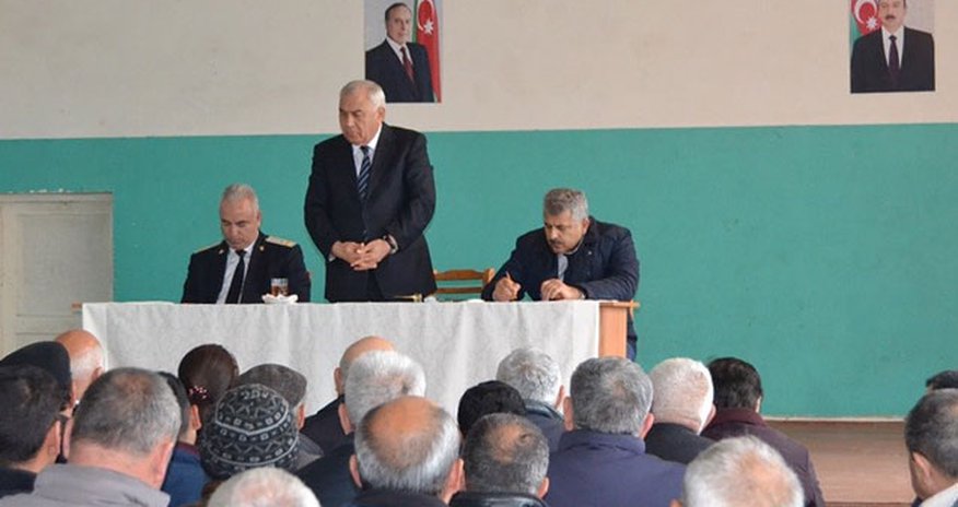 Alı Alıyev növbəti səyyar qəbul keçirib - Foto Alı Alıyev növbəti səyyar qəbul keçirib - Foto