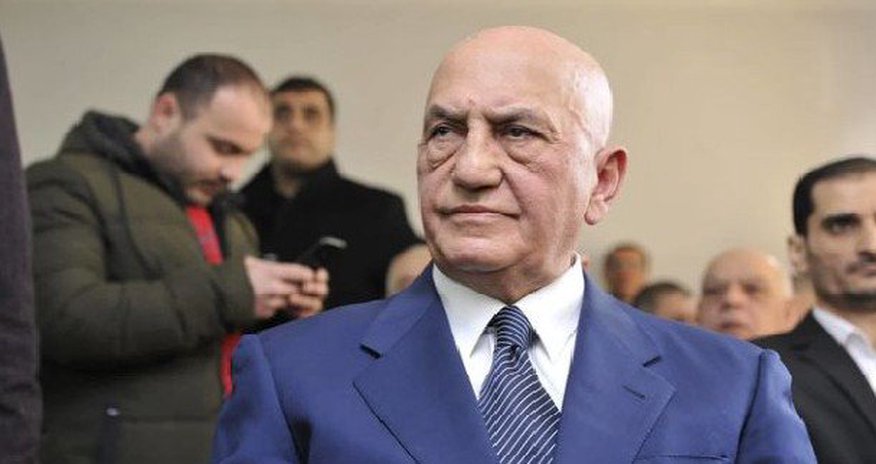 YAP-dan Əli İnsanovun ƏYAP təşəbbüsünə reaksiya: “Məqsəd partiyanı parçalamaqdır” YAP-dan Əli İnsanovun ƏYAP təşəbbüsünə reaksiya: “Məqsəd partiyanı parçalamaqdır”