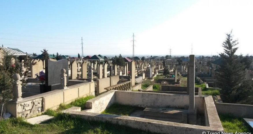 В Балаханы с кладбища украли металлические ограждения В Балаханы с кладбища украли металлические ограждения