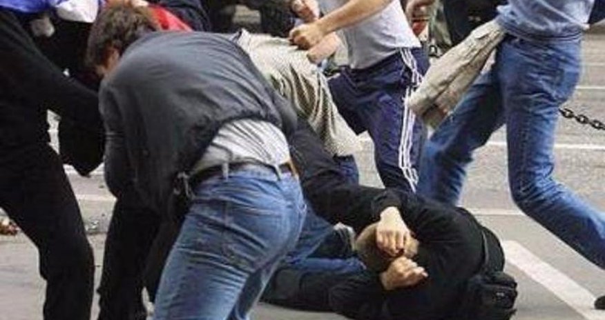 Azərbaycanlılarla çeçenlər arasında növbəti KÜTLƏVİ DAVA: xəsarət alanlar var Azərbaycanlılarla çeçenlər arasında növbəti KÜTLƏVİ DAVA: xəsarət alanlar var