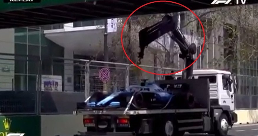 “Formula 1”də qəzaya düşən bolidi aparan evakuasiya maşını da qəza etdi - VİDEO “Formula 1”də qəzaya düşən bolidi aparan evakuasiya maşını da qəza etdi - VİDEO